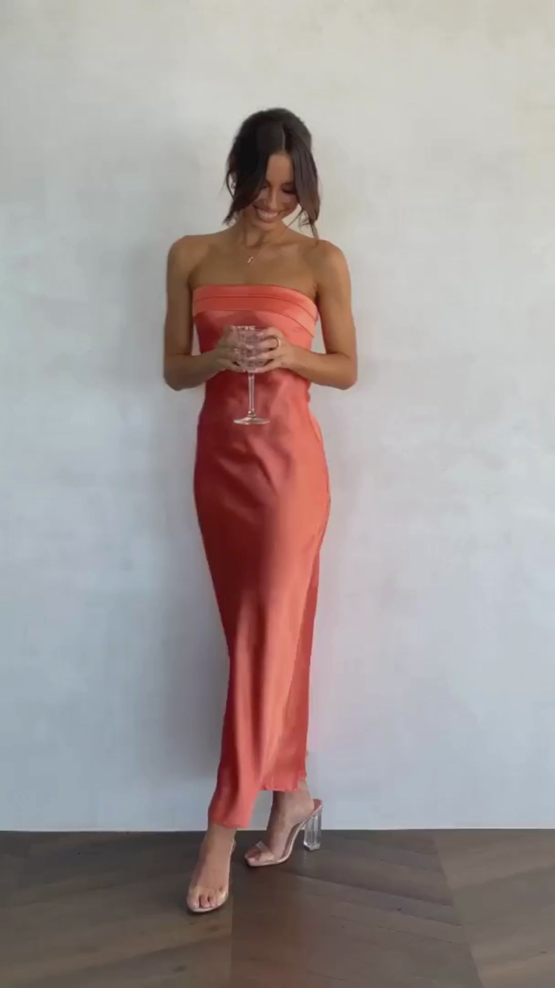 Vestido Largo de Satén Sólido con Escote Doblado